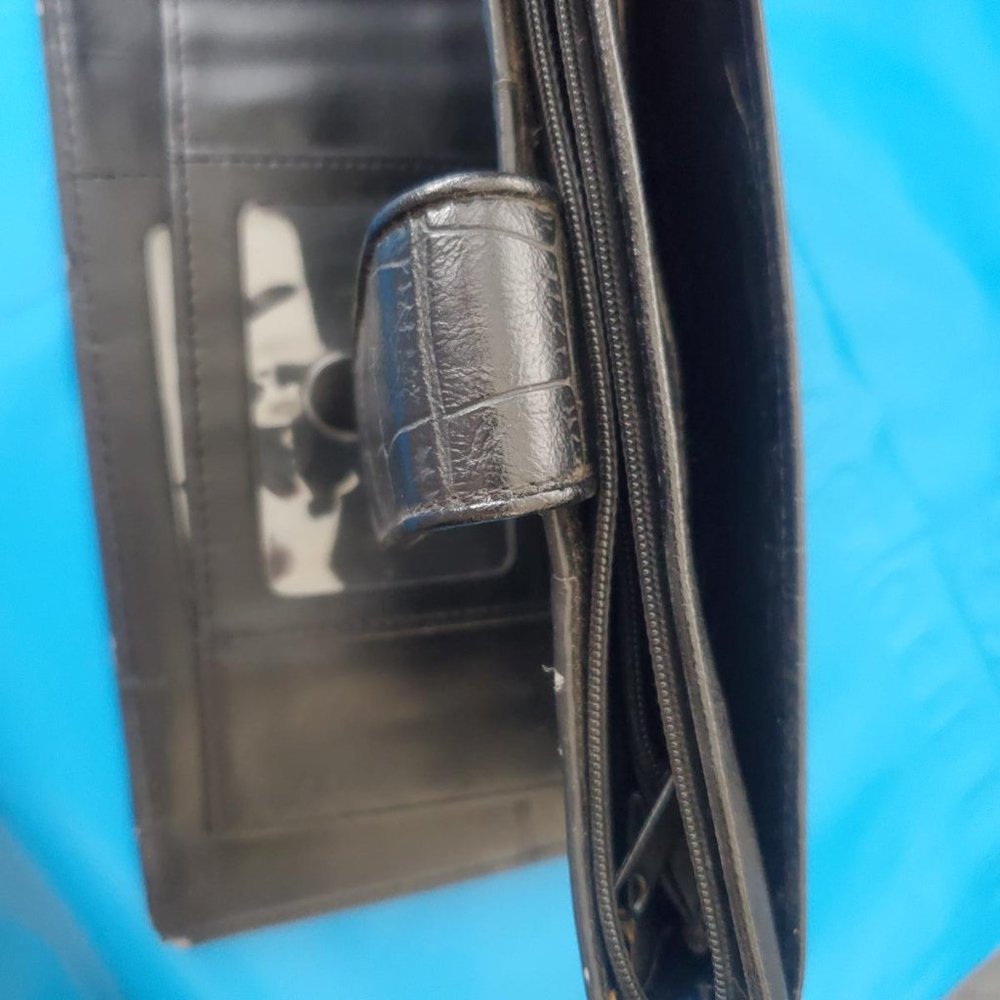 Two Wallets - image 5